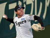 　キャッチボールする村上（撮影・山口登）