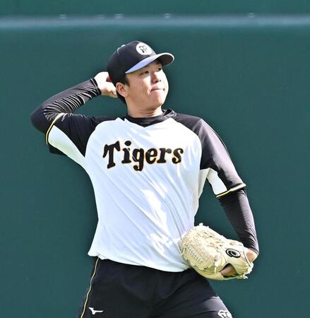 　キャッチボールする村上（撮影・西田忠信）