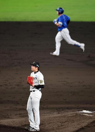 　４回、才木は牧にソロを許す（撮影・山口登）