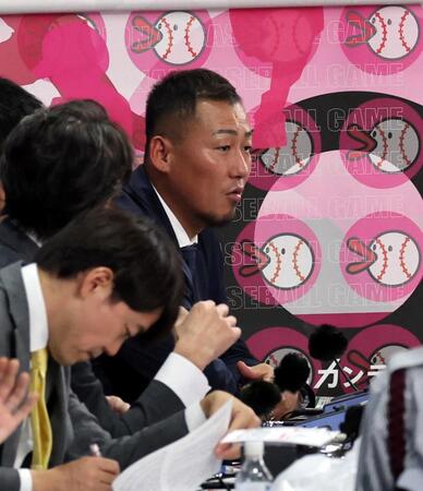 解説の中田翔氏が阪神・佐藤輝を絶賛「最終戦で決めるのはスター性がある」　降雨中断中に今季本塁打集を放送　「真の４番になった」と高津臣吾氏も