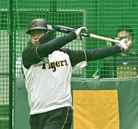 　打撃練習する大山（撮影・西田忠信）