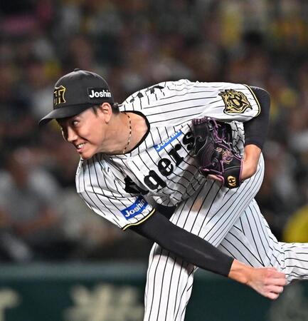 　７回から登板する湯浅（撮影・西田忠信）