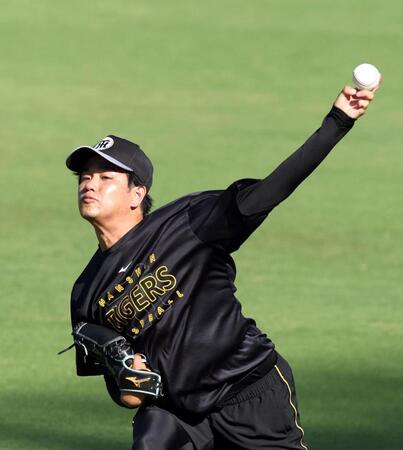 　キャッチボールする高橋（撮影・山口登）