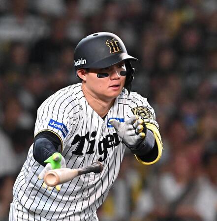 　７回、二塁打を放つ森下（撮影・西田忠信）