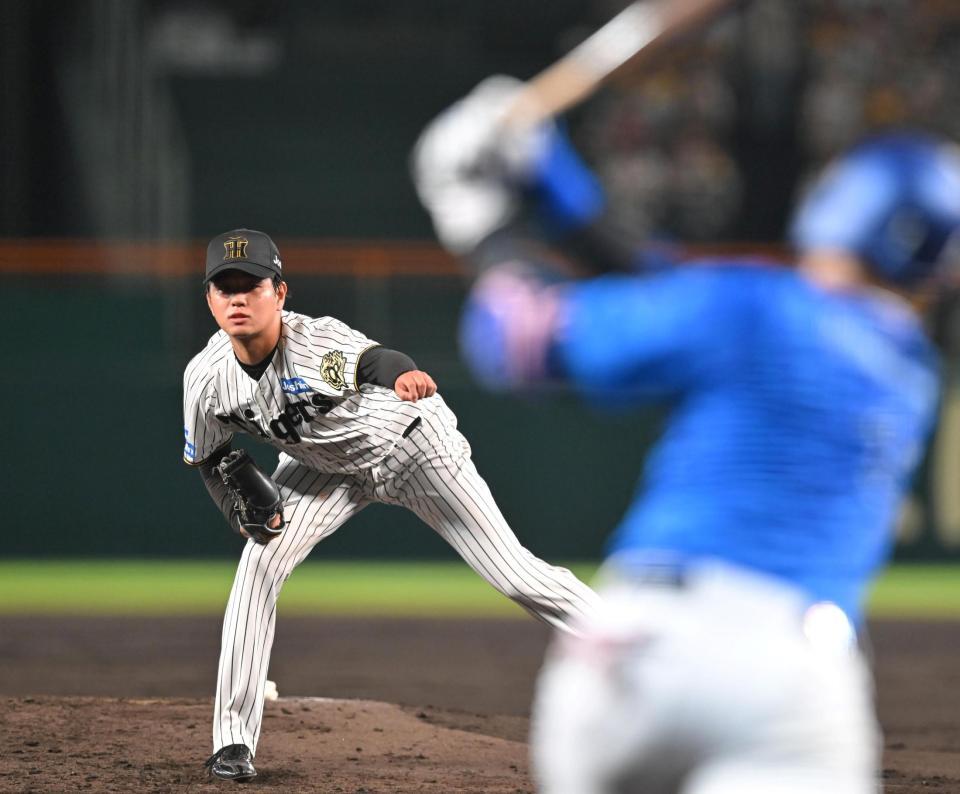 　ＤｅＮＡ打線相手に好投する高橋（撮影・飯室逸平）