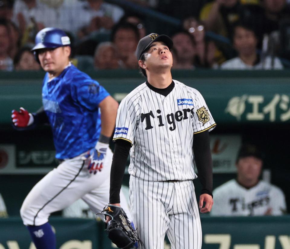 　７回、筒香を打ち取る高橋（撮影・田中太一）