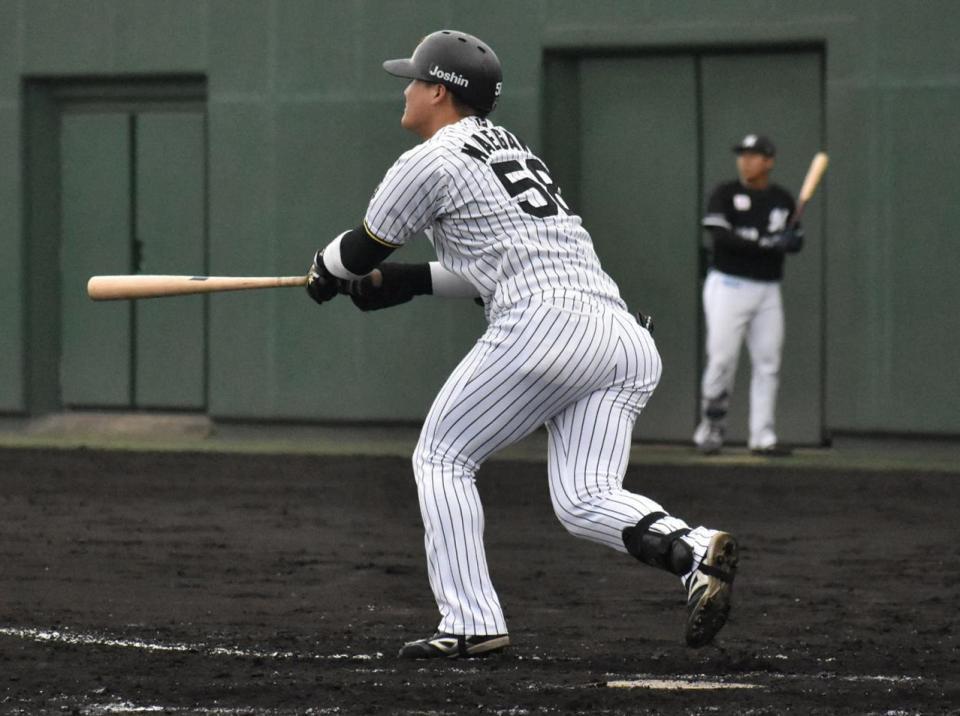 　２回に右前打を放つ前川