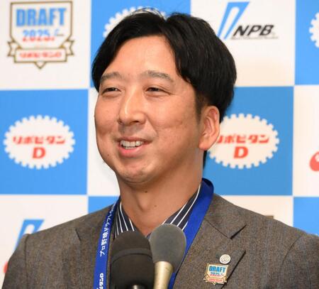 　創価大・立石正広の交渉権を獲得して喜びを語る藤川監督（撮影・堀内翔）