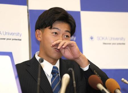 　会見する創価大・立石正広（撮影・石井剣太郎）