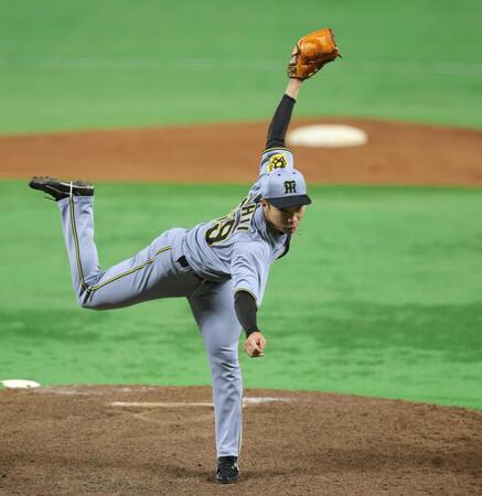 　８回途中から登板する石井（撮影・北村雅宏）