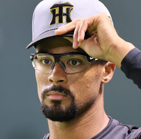 　グラウンドに姿を見せるデュプランティエ（撮影・田中太一）