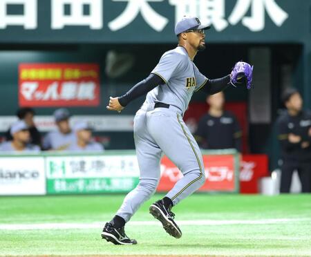 　１回、山川に勝ち越し二塁打を浴びたデュプランティエ（撮影・西岡正）