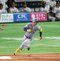 　１回、二塁打を放つ森下（撮影・金田祐二）