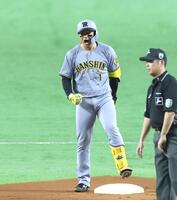 　１回、二塁打を放ち、ほえる森下（撮影・北村雅宏）