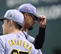 　２回、降板するデュプランティエ（撮影・田中太一）