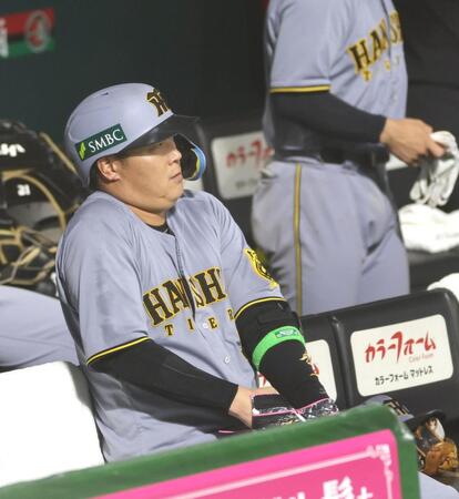 　４回、一邪飛に倒れた大山（２６日）