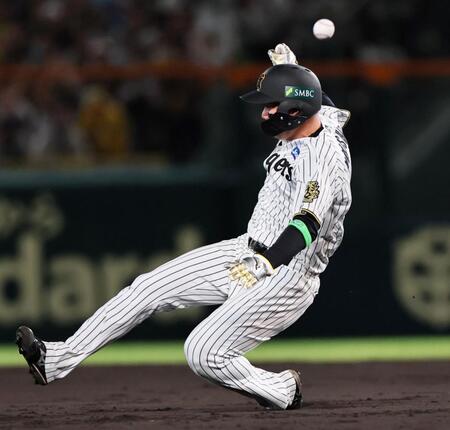 　６回、二盗を決める森下（撮影・田中太一）