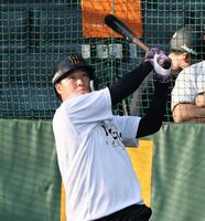 　打撃練習をする大山（撮影・田中太一）