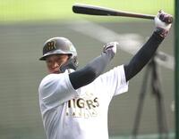 　打撃練習する大山（撮影・北村雅宏）