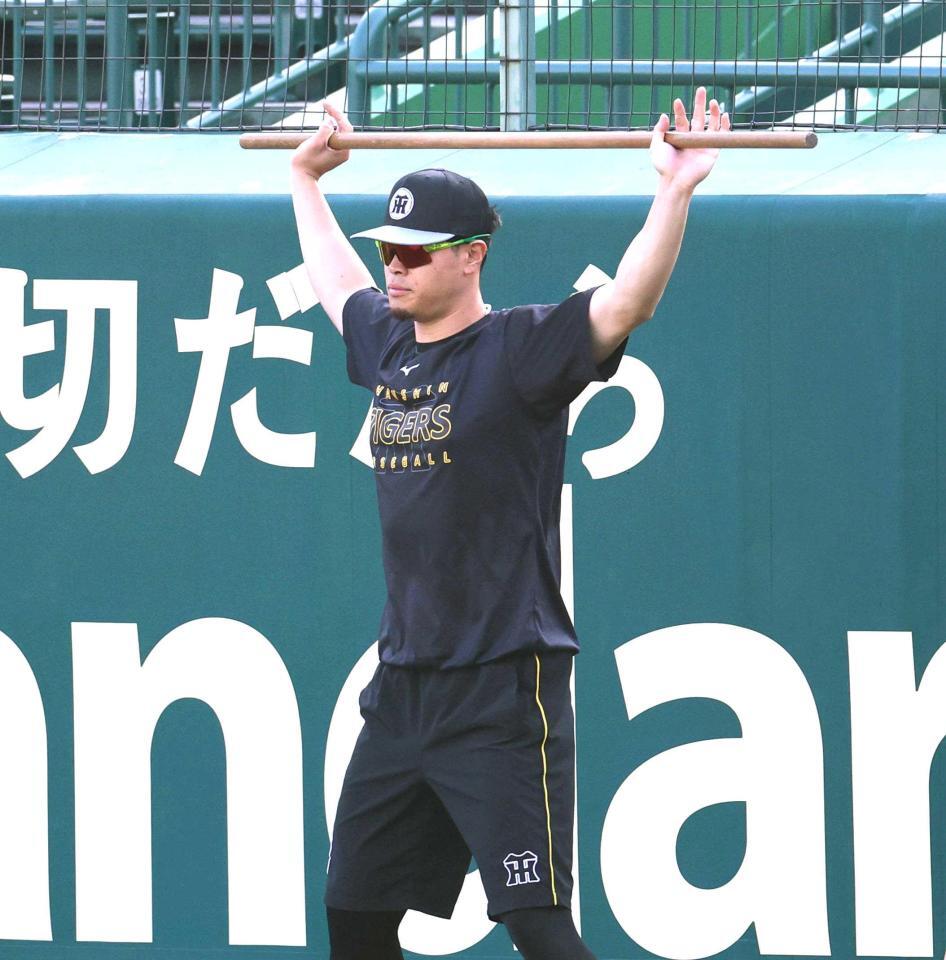 　トレーニングに励む佐藤輝