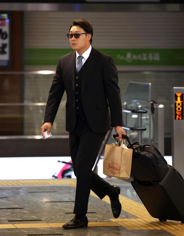 　帰阪する大山（撮影・立川洋一郎）