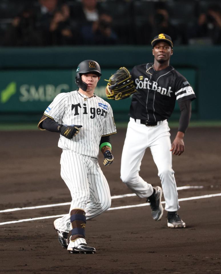 　１回、モイネロから右前打を放った中野（撮影・金田祐二）