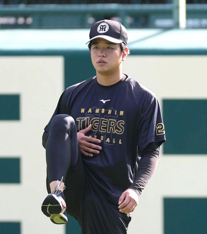 　ウオーミングアップする高橋（撮影・北村雅宏）