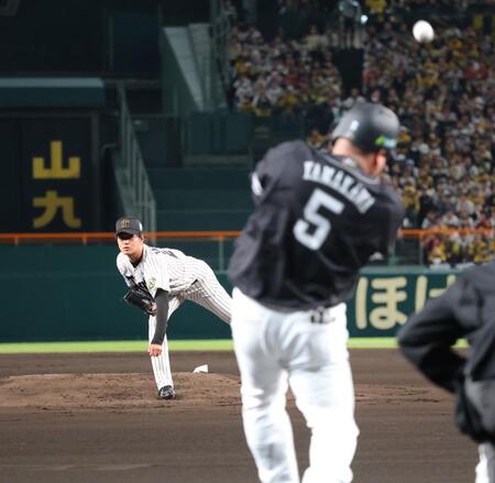 　２回、山川に先制ソロを浴びる高橋（撮影・西岡正）