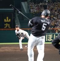 　２回、山川に先制ソロを浴びる高橋（撮影・西岡正）