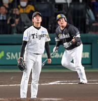 　２回、山川に先制ソロを浴びる高橋（撮影・立川洋一郎）