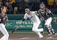 　２回、左前打を放つ大山（撮影・立川洋一郎）