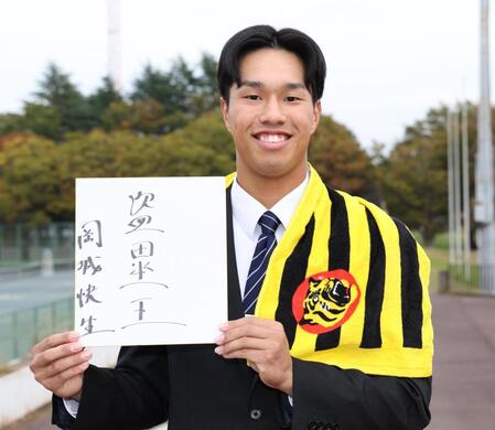 　目標に「盗塁王」と掲げたドラフト３位の筑波大・岡城快生（撮影・佐々木彰尚）