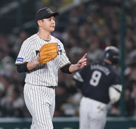 　４回、柳田を打ち取る大竹（撮影・田中太一）