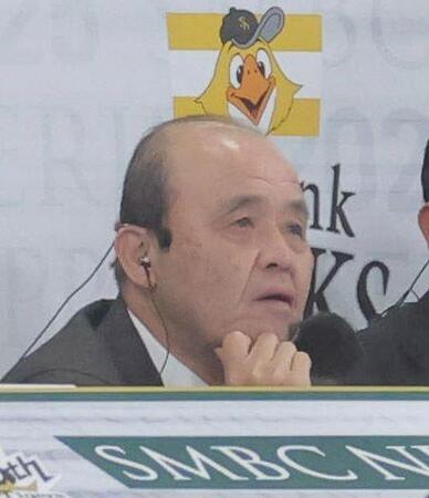 　解説する岡田彰布オーナー付顧問（撮影・北村雅宏）