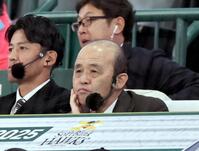 　解説する岡田彰布オーナー付顧問（撮影・田中太一）