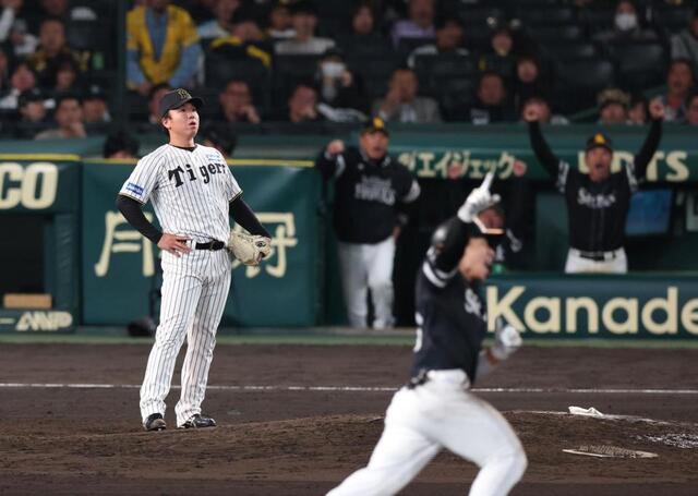 阪神無念、日本一ならず 逆転負けで4連敗終戦 延長十一回に村上が決勝