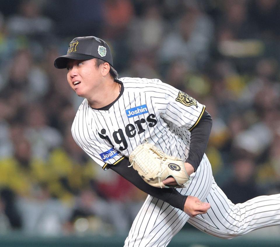 　１０回から登板する村上（撮影・北村雅宏）