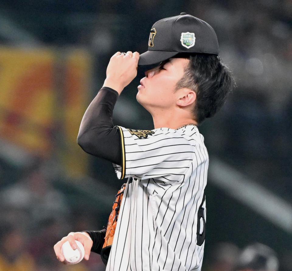 　８回、柳田に同点２ランを浴びた石井