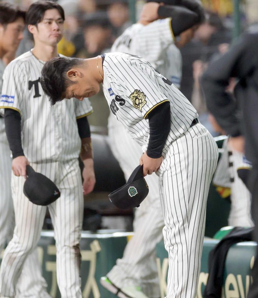 引退SALE 阪神タイガース　ユニフォーム　原口選手　入手困難　復刻レアモデル 引退SALE 阪神タイガース ユニフォーム 原口選手 入手困難 復刻レア