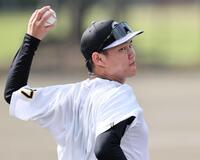 阪神・岡田監督 背番号80披露「いろんな話をこれからやっていきたい