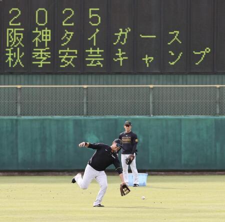 　早出特守をする西純（撮影・田中太一）