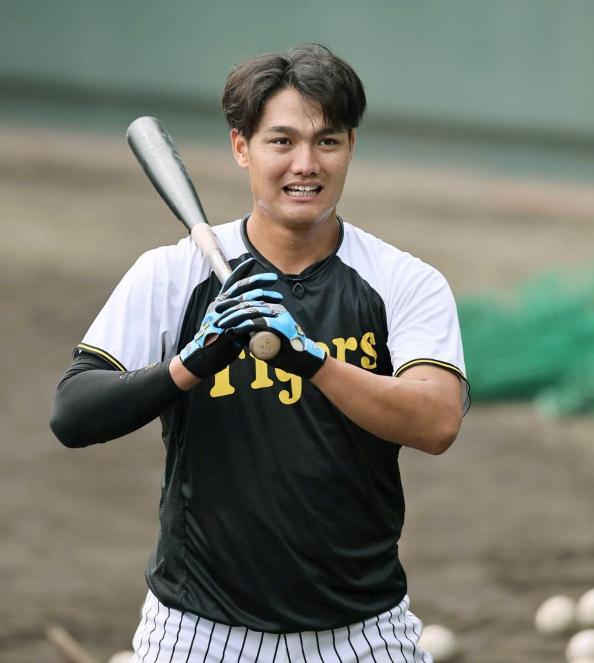 　打撃練習に励む西純