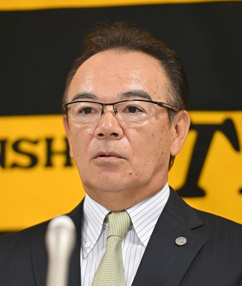 　来季のヘッドコーチ就任が決まり、会見する和田コーディネーター（撮影・西田忠信）