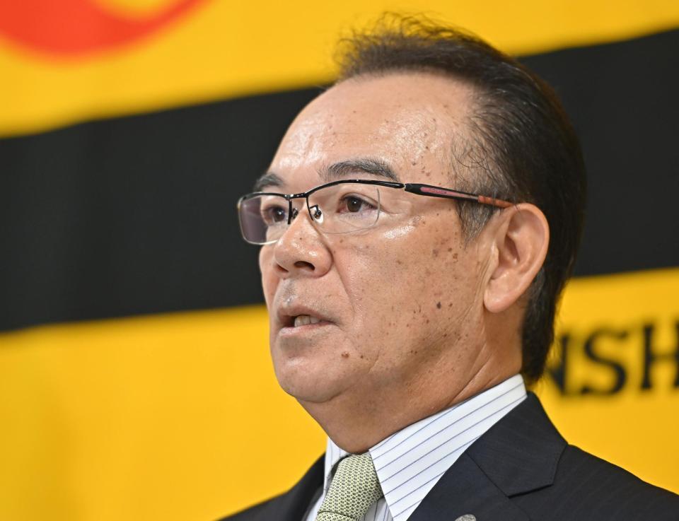 　来季のヘッドコーチ就任が決まり、会見する和田コーディネーター（撮影・西田忠信）