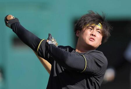 　ロングティーに励む前川（撮影・北村雅宏）