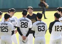 　キャンプに合流した桑原コーチ（撮影・田中太一）