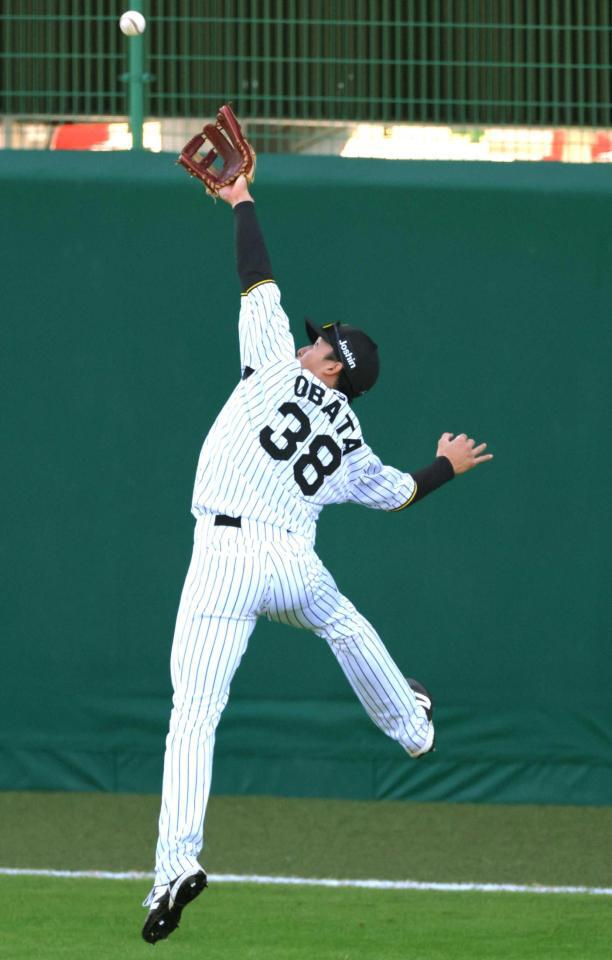 阪神・小幡 鉄人ボディ作り上げる 筋肉は裏切らない！来季全試合出場