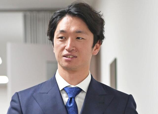 阪神 近本が球団事務所にジャケット姿で現れるも無言 最終戦以降初めて