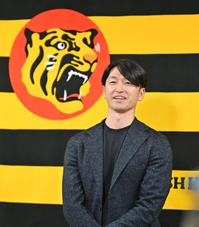 　ＦＡ権を行使せず残留を表明した近本（撮影・西田忠信）