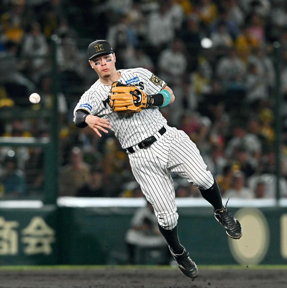 　ゴールデングラブ賞を初受賞した佐藤輝